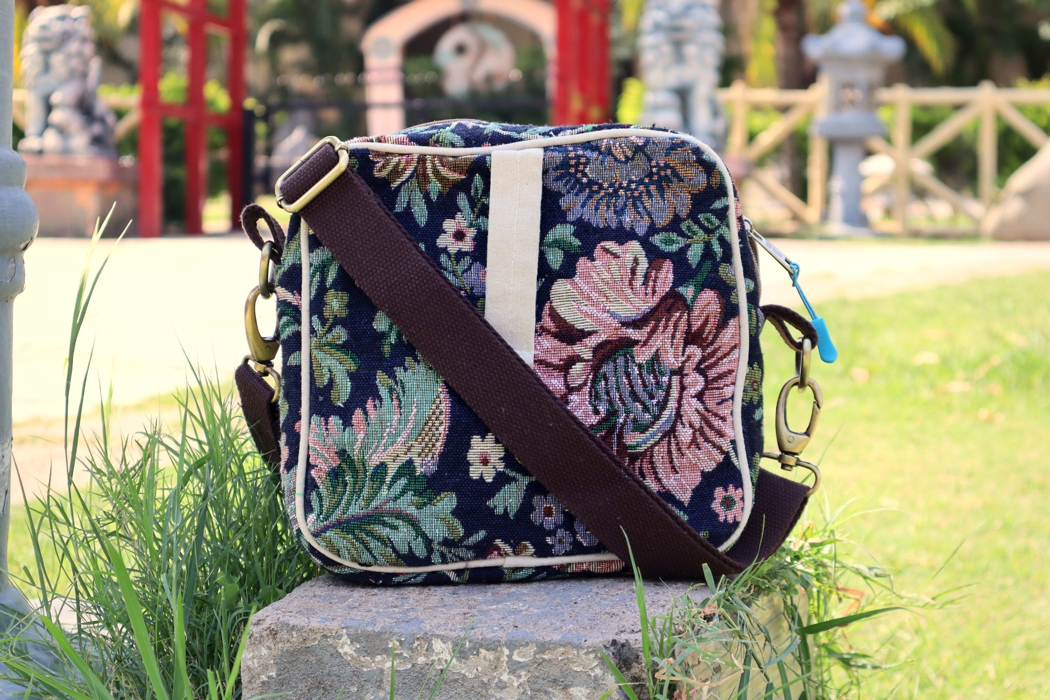 [Navy Floral]