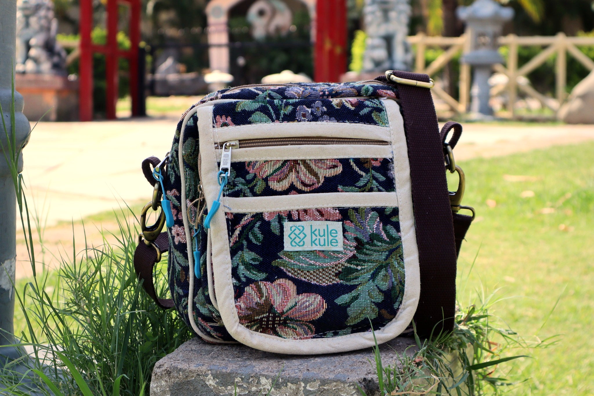 [Navy Floral]
