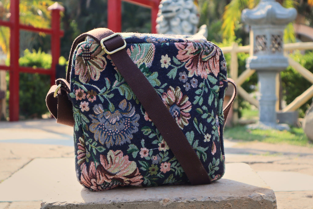 [Navy Floral]