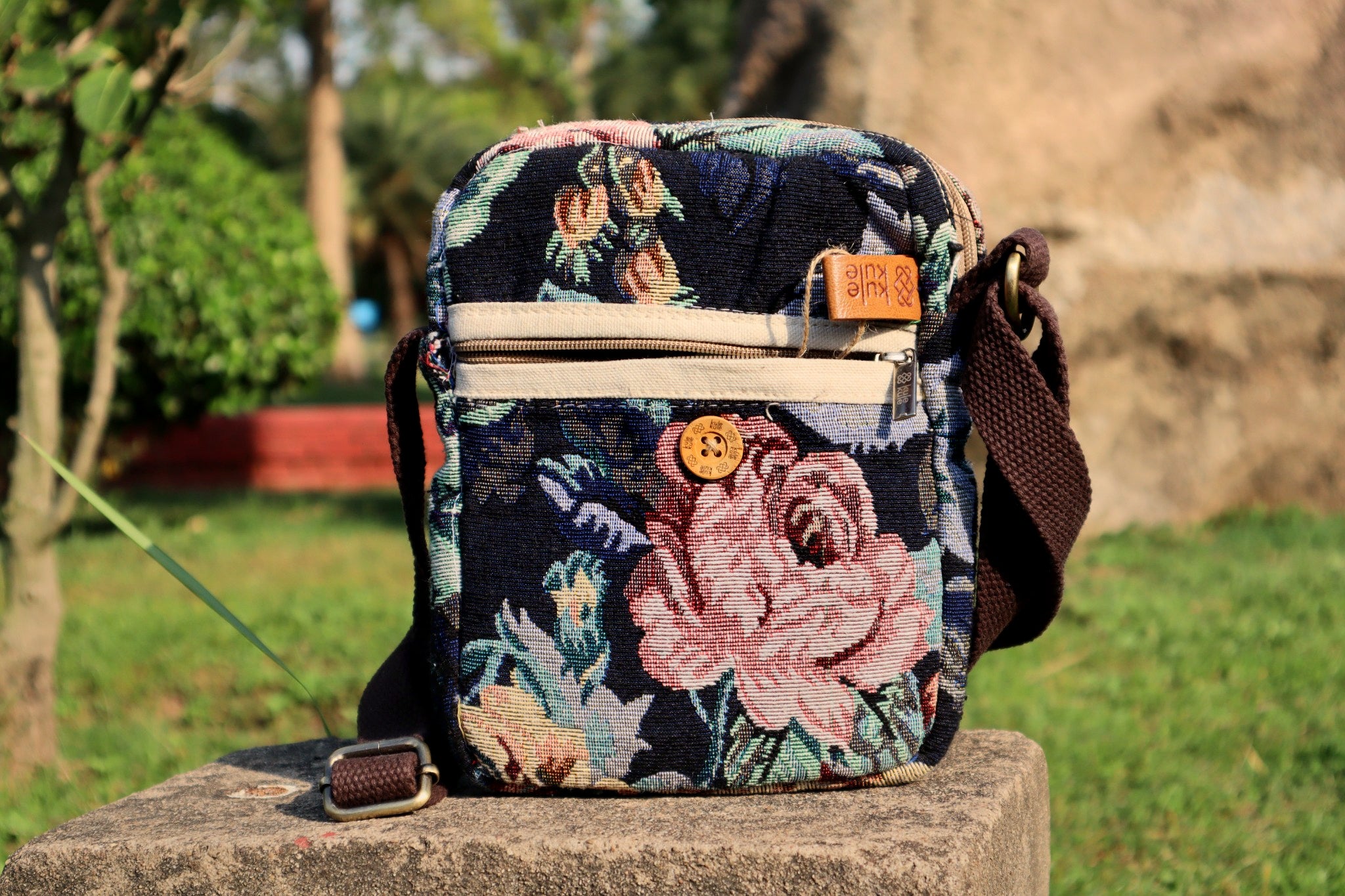 [Navy Floral]