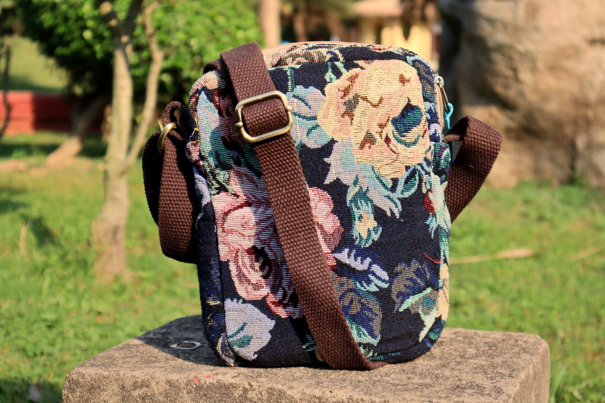 [Navy Floral]