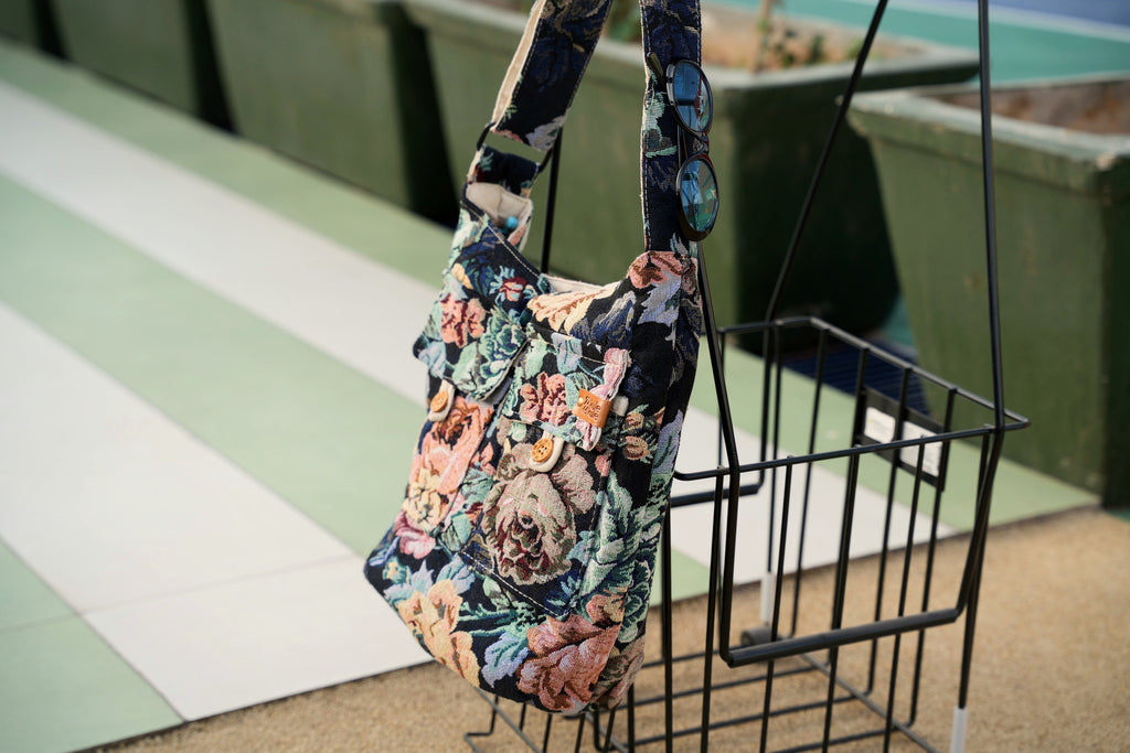 [Navy Floral]