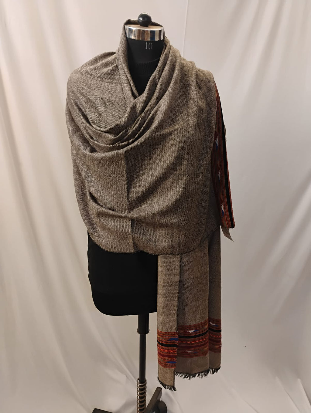 Classic Plain Eco Grey with Mountain Border Stole