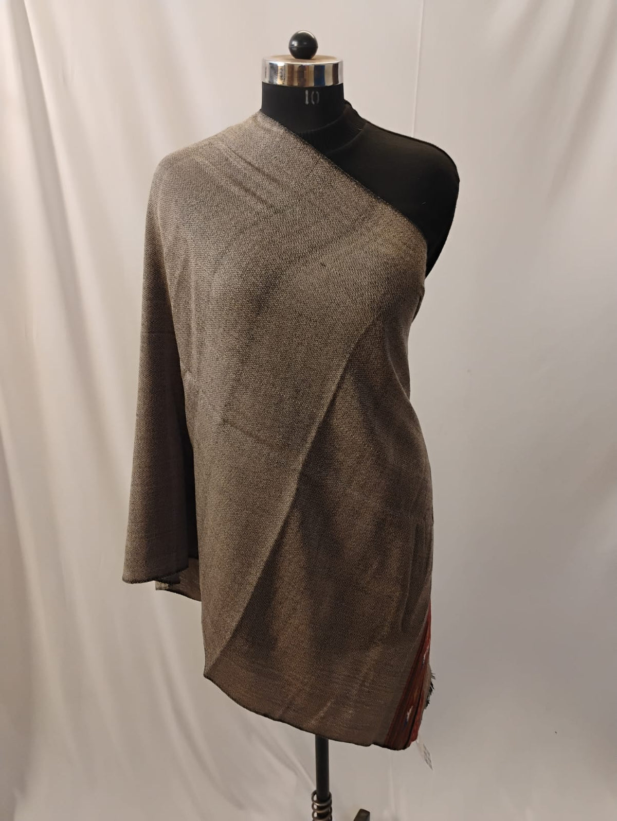 Classic Plain Eco Grey with Mountain Border Stole